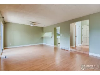 Photo #5: 948039 Listing