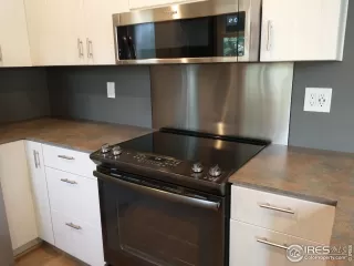 Photo #6: 948056 Listing