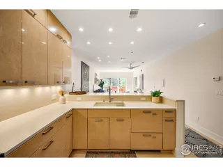 Photo #6: 948058 Listing