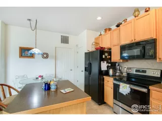 Photo #6: 948177 Listing