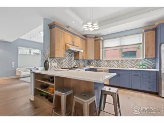 Photo #4: 948236 Listing