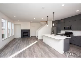 Photo #5: 948265 Listing