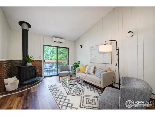 MLS: 948349 Condo For Sale