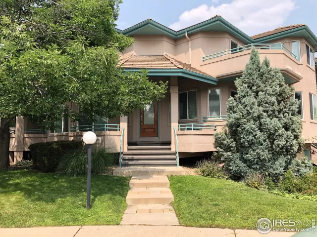 MLS: 948376 Condo For Sale