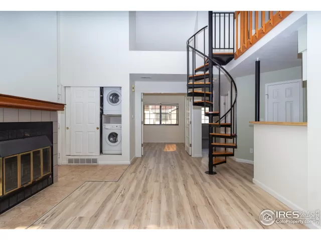 MLS: 948472 Condo For Sale