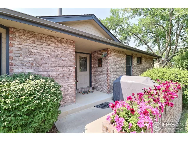 MLS: 948536 Condo For Sale