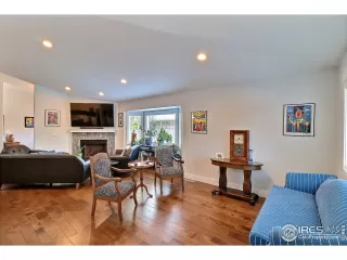 Photo #4: 948536 Listing