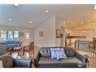 Photo #5: 948536 Listing