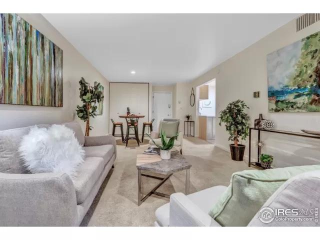 MLS: 948558 Condo For Sale