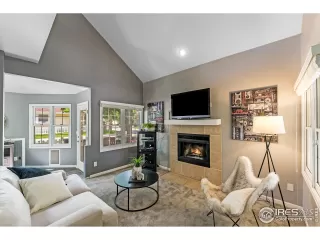 Photo #6: 948731 Listing