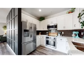 Photo #2: 948767 Listing