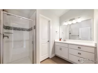 Photo #5: 948767 Listing