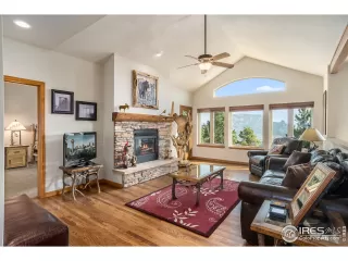 Photo #2: 948802 Listing