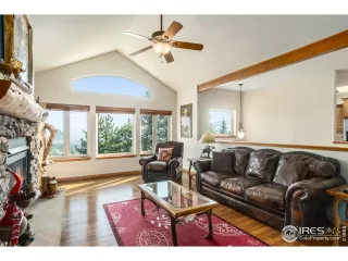 Photo #4: 948802 Listing