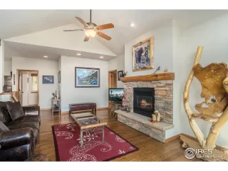 Photo #5: 948802 Listing