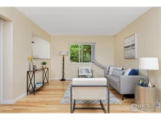 Photo #5: 948833 Listing