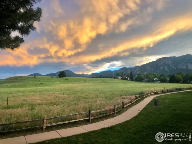 MLS: 948879 Condo For Sale