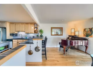 Photo #6: 948879 Listing