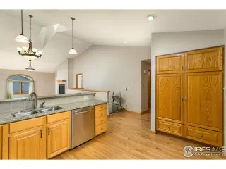 Photo #6: 948906 Listing