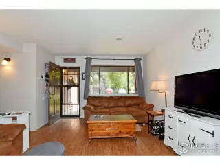 Photo #6: 948933 Listing