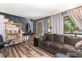 Photo #3: 949011 Listing