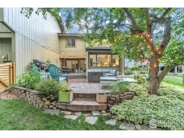 MLS: 949127 Condo For Sale