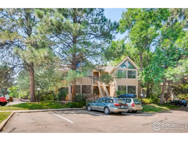 MLS: 949143 Condo For Sale