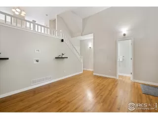 Photo #6: 949185 Listing