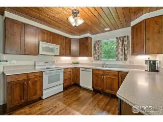 Photo #6: 949190 Listing