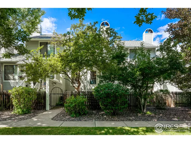 MLS: 949355 Condo For Sale