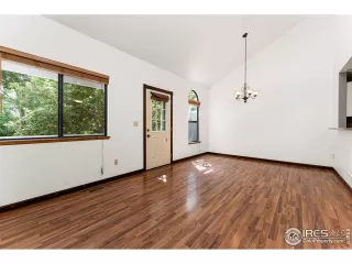 Photo #5: 949355 Listing