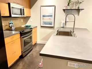 Photo #6: 949396 Listing