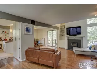 Photo #5: 949450 Listing