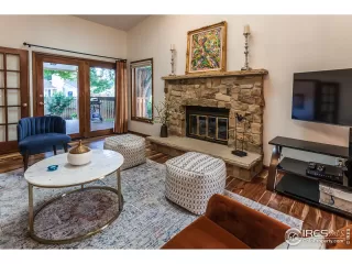 Photo #3: 949494 Listing