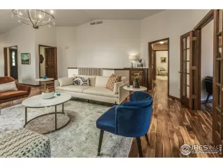 Photo #6: 949494 Listing