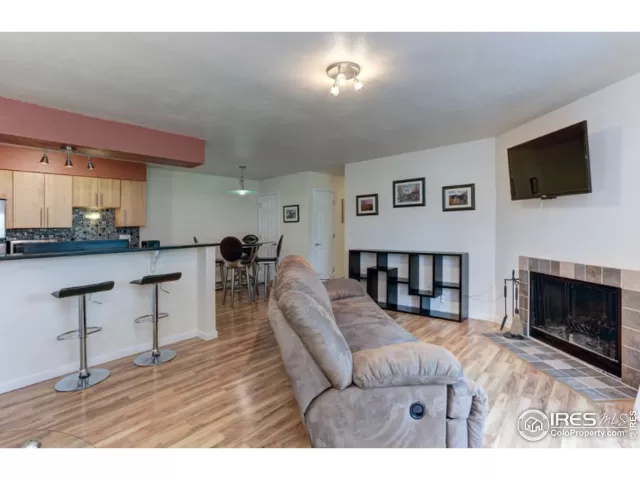 MLS: 949502 Condo For Sale