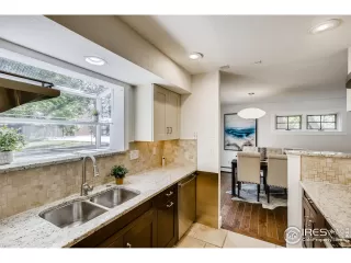 Photo #6: 949525 Listing