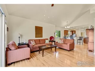 Photo #4: 949565 Listing