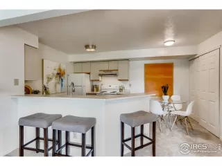 Photo #4: 949569 Listing