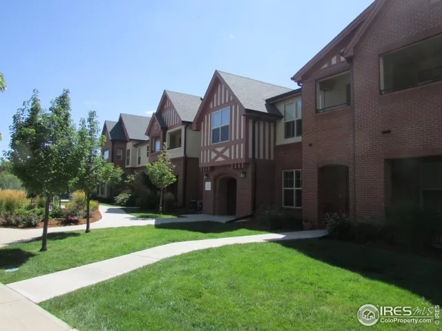 MLS: 949674 Condo For Sale
