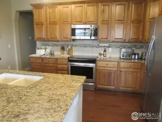 Photo #4: 949674 Listing