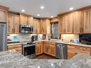 Photo #5: 949725 Listing