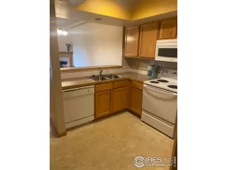 Photo #5: 949737 Listing