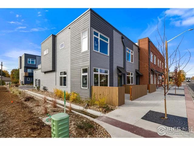 MLS: 949767 Condo For Sale