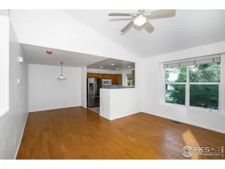 Photo #4: 949812 Listing