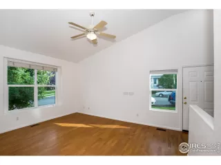 Photo #6: 949812 Listing