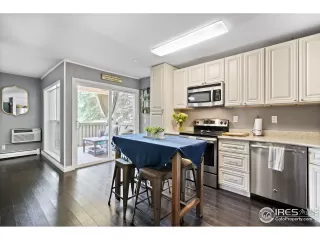 Photo #3: 949896 Listing