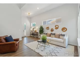 Photo #2: 949925 Listing