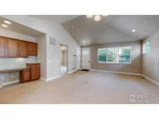 Photo #4: 949994 Listing