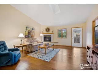 Photo #4: 950120 Listing